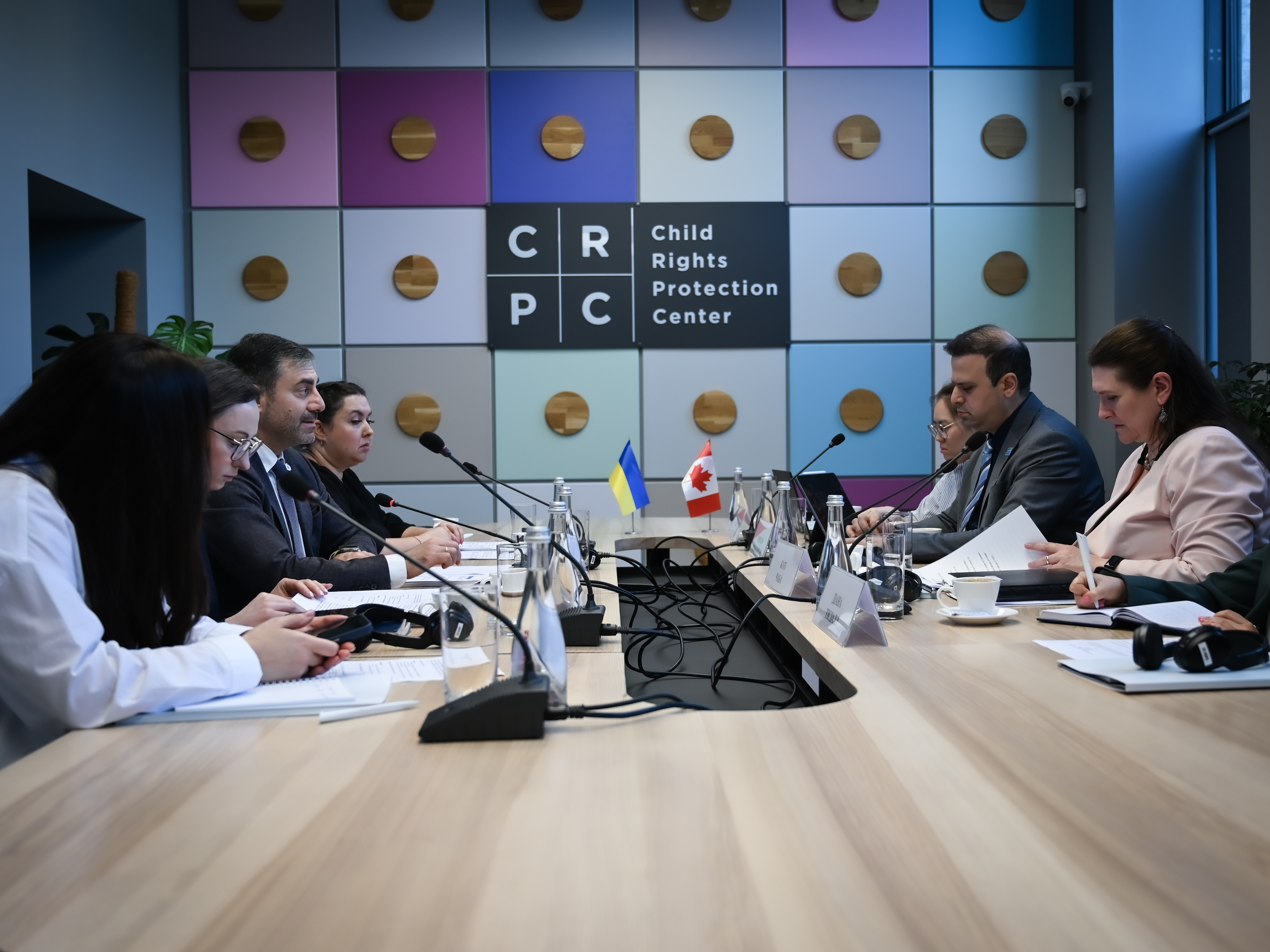 Україна та Канада провели друге пленарне засідання Міжнародної коаліції за повернення українських дітей за участю 35 країн